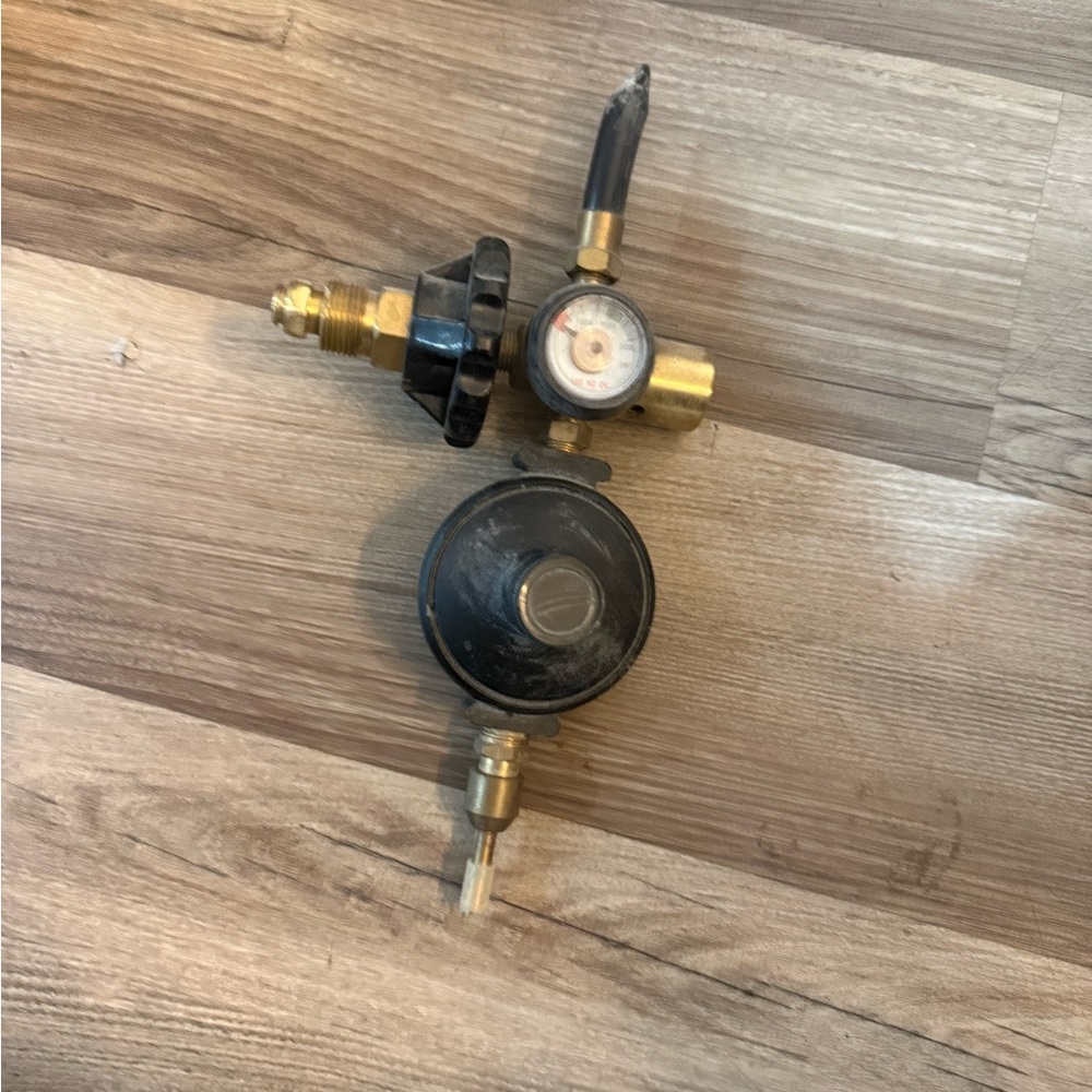 Helium Tank Balloon Inflator Attachment (Regulator)